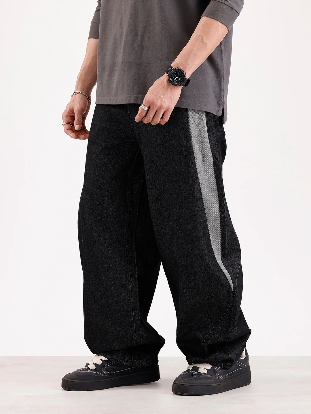Classic Baloon Fit Jeans | Black - Image 4